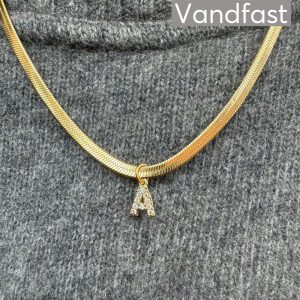 ANNEBRAUNER Snake Letter Necklace (Med Forlænger) - A